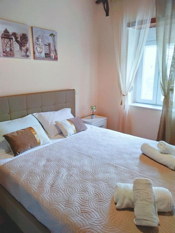 KallirákhiEveline Houseアパートメント エクステリア 写真